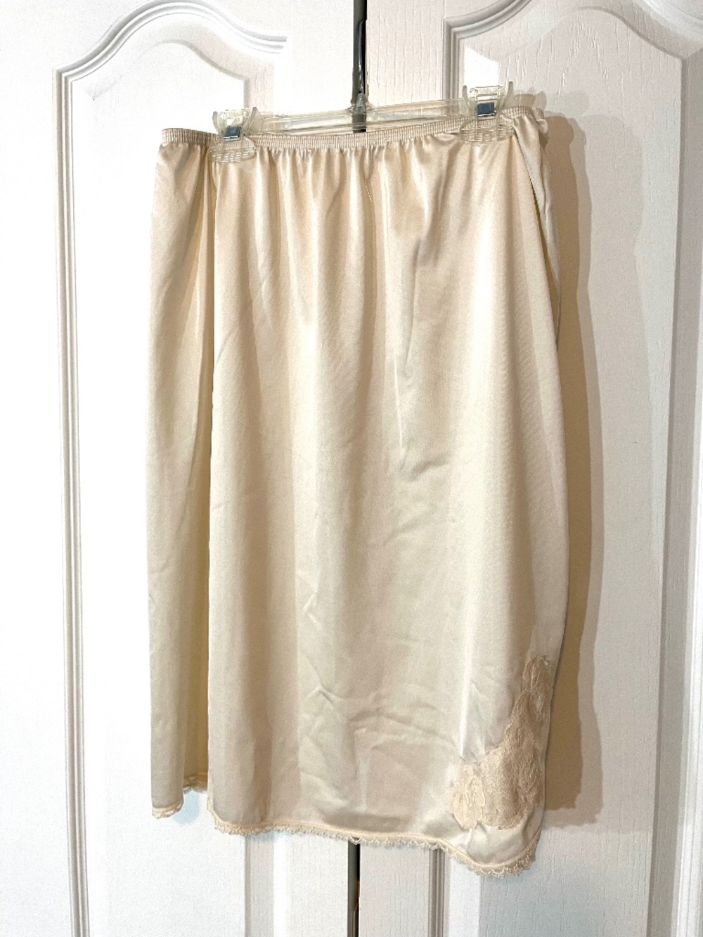 Lorraine Vintage ivory Half Slip Size Med, Lace / Side Slit Hem